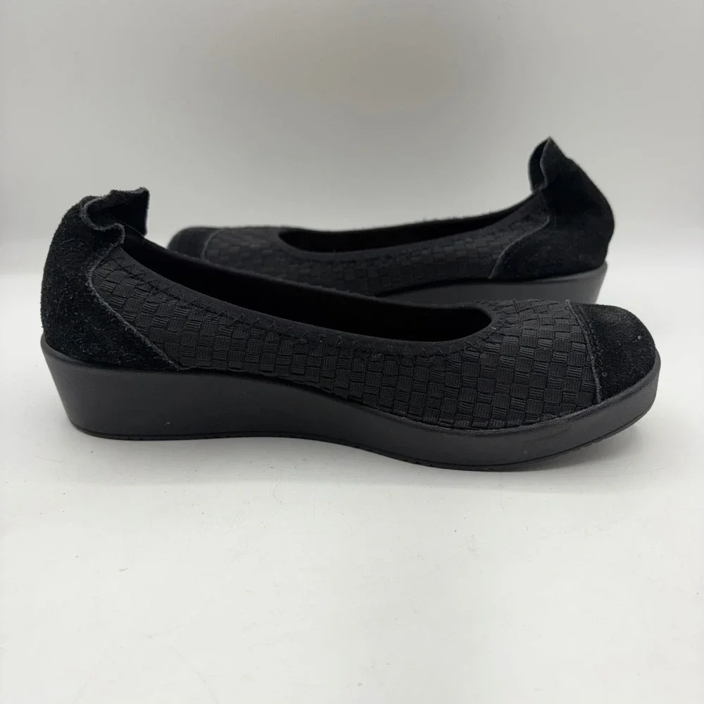 Bernie Mev Black Woven Wedge ‎ Suede Accent Slip On Shoes Womens Size 8